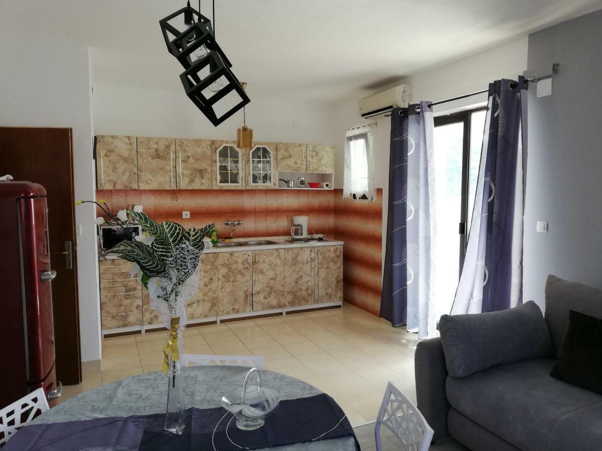 Apartment Stojan A1 Marina Exterior photo